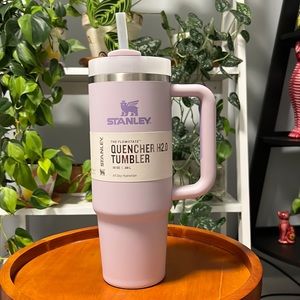 NWT 30oz Soft Matte Orchid Stanley H2.0 Quencher Tumbler